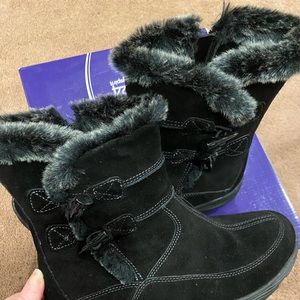 Brand New with box. Never worn. Easy Spirit Boots.